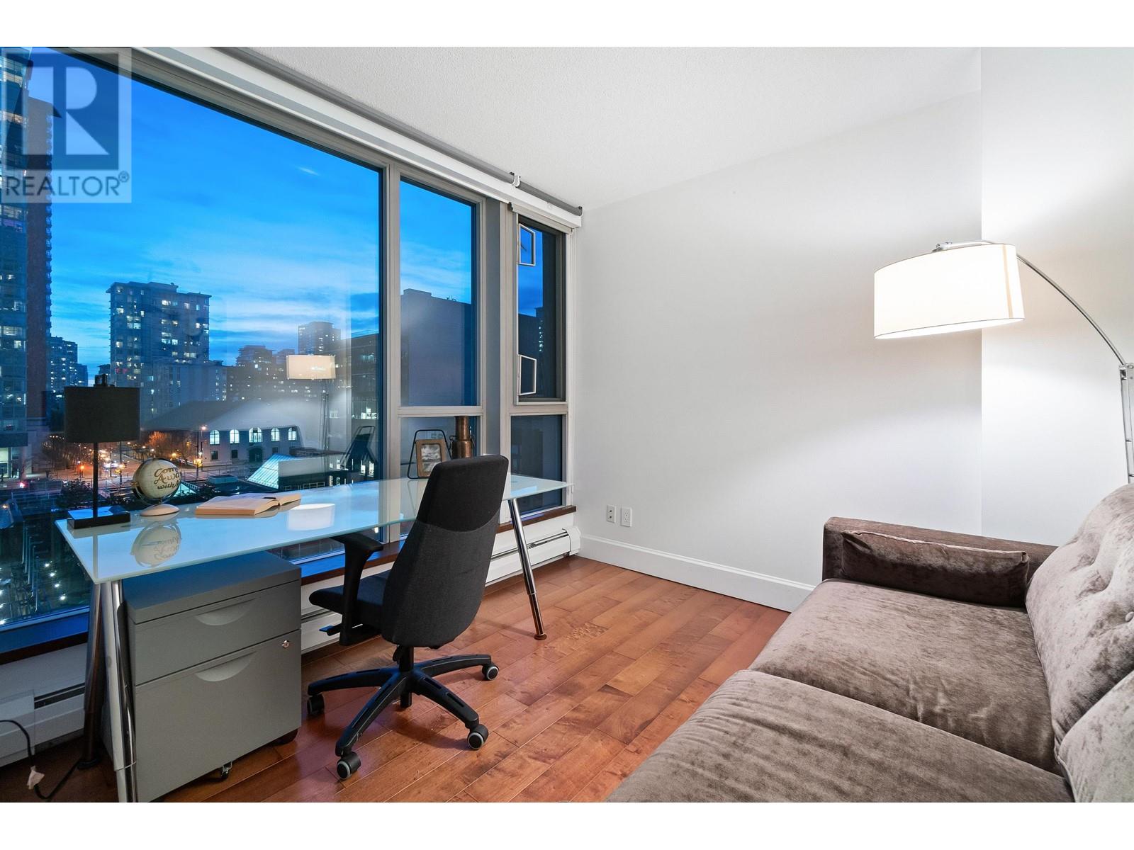 Listing Picture 13 of 31 : 904 183 KEEFER PLACE STREET, Vancouver / 溫哥華 - 魯藝地產 Yvonne Lu Group - MLS Medallion Club Member