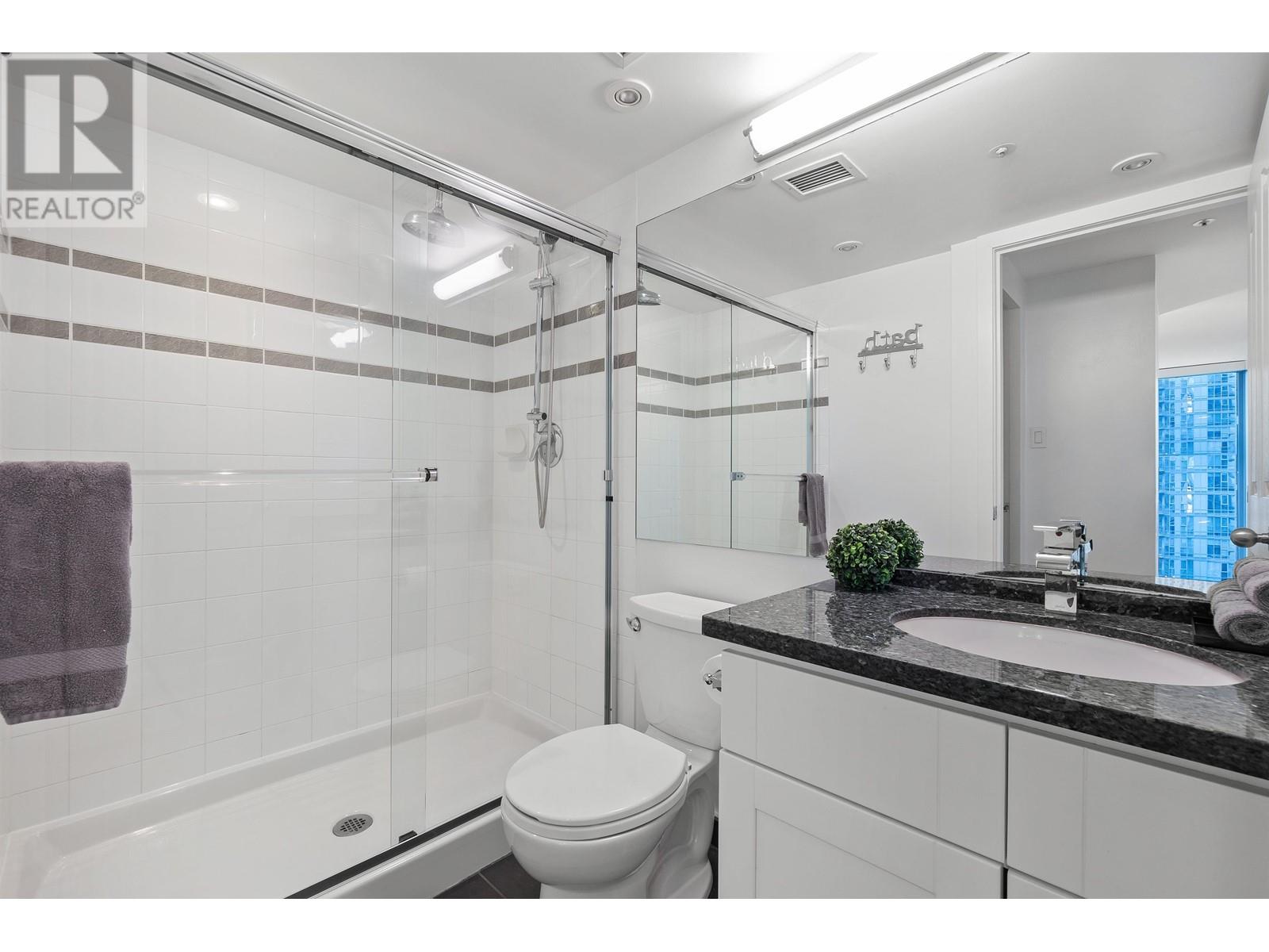 Listing Picture 16 of 31 : 904 183 KEEFER PLACE STREET, Vancouver / 溫哥華 - 魯藝地產 Yvonne Lu Group - MLS Medallion Club Member