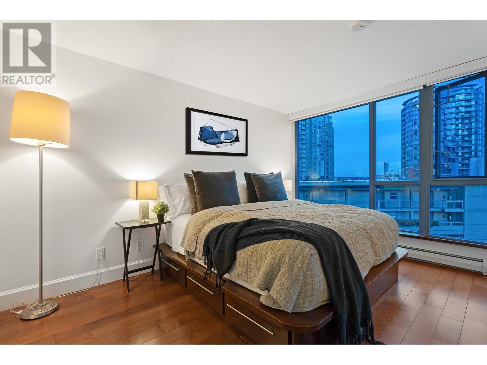 Listing Picture 6 of 31 : 904 183 KEEFER PLACE STREET, Vancouver / 溫哥華 - 魯藝地產 Yvonne Lu Group - MLS Medallion Club Member