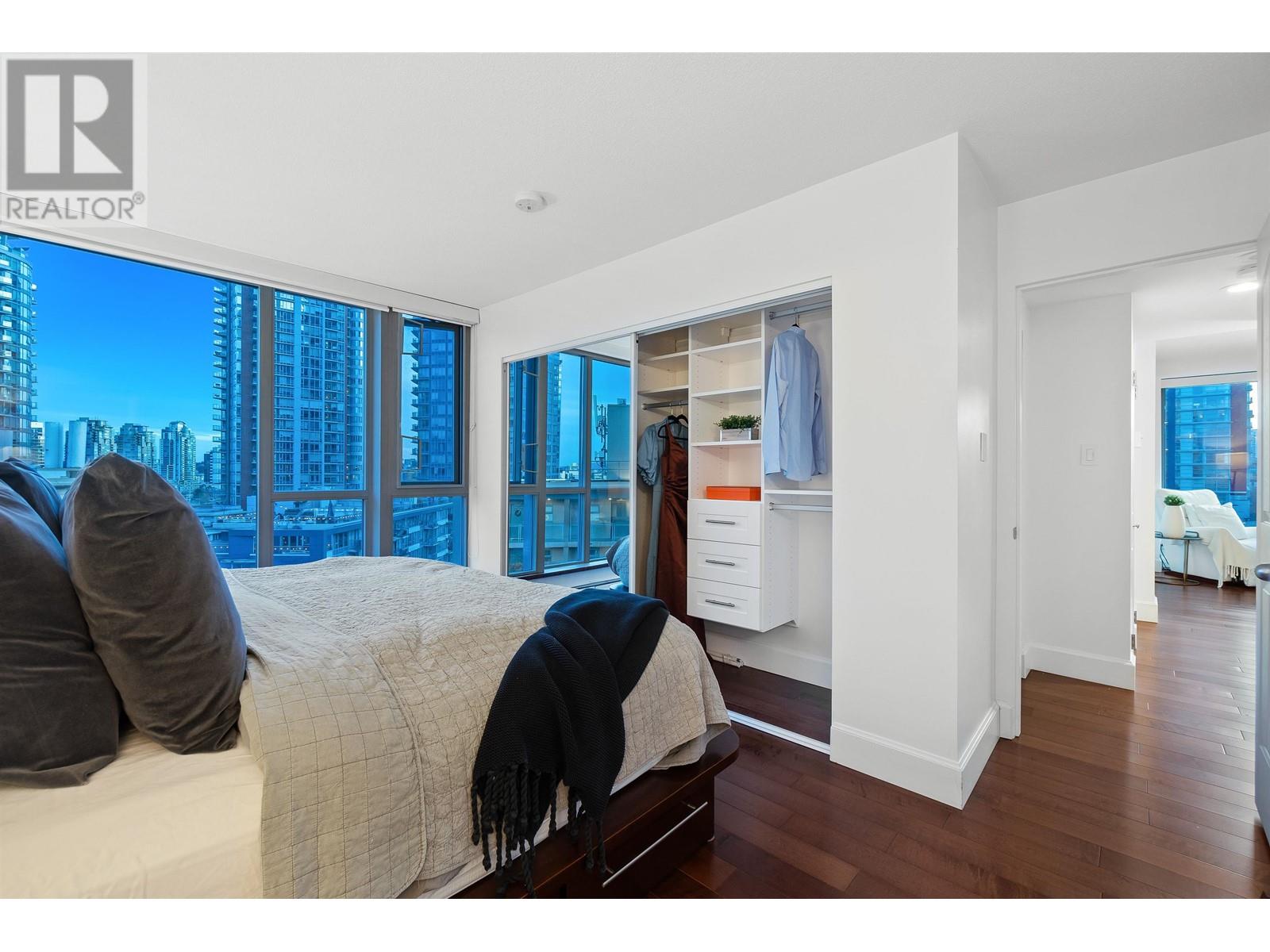 Listing Picture 7 of 31 : 904 183 KEEFER PLACE STREET, Vancouver / 溫哥華 - 魯藝地產 Yvonne Lu Group - MLS Medallion Club Member