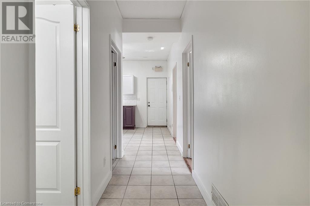 51 King Street N Unit# Upper, Waterloo, Ontario  N2J 2W9 - Photo 33 - 40653757
