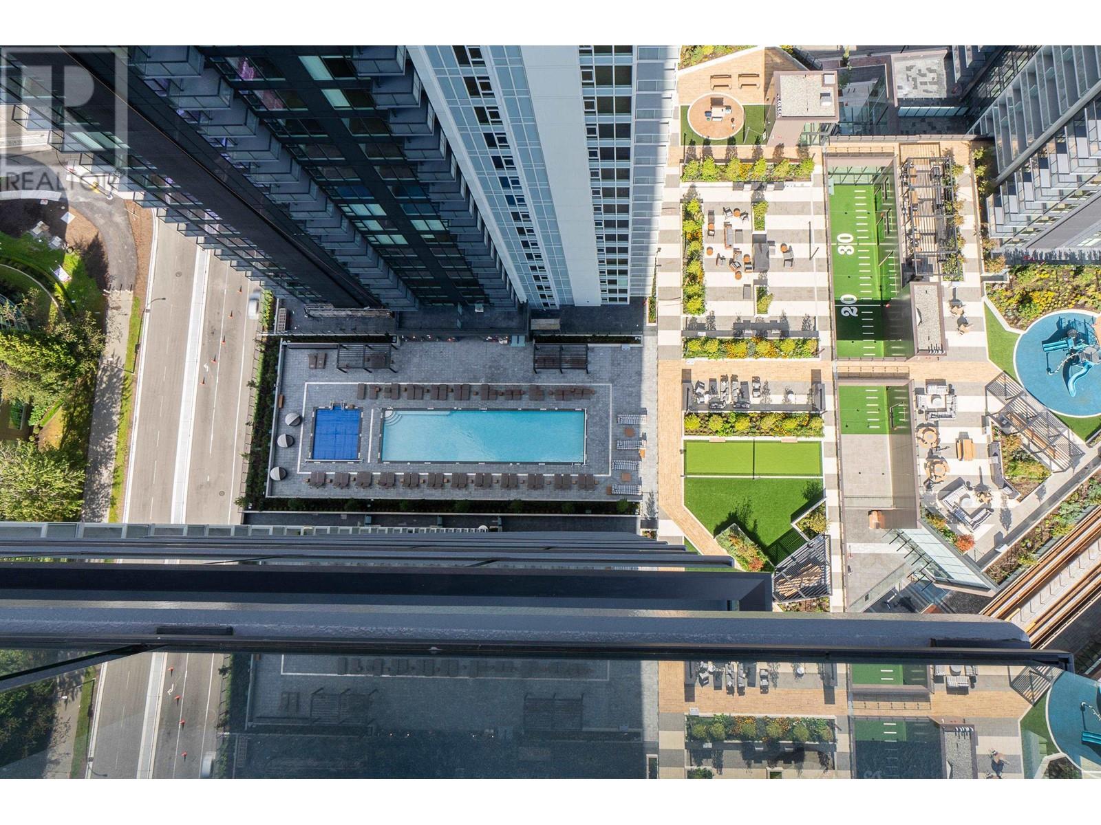 Listing Picture 3 of 39 : 4309 2186 GILMORE AVENUE, Burnaby / 本拿比 - 魯藝地產 Yvonne Lu Group - MLS Medallion Club Member