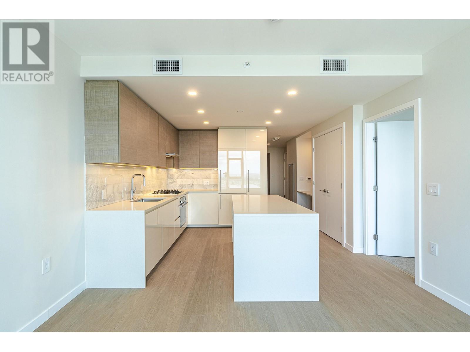 Listing Picture 24 of 39 : 4309 2186 GILMORE AVENUE, Burnaby / 本拿比 - 魯藝地產 Yvonne Lu Group - MLS Medallion Club Member