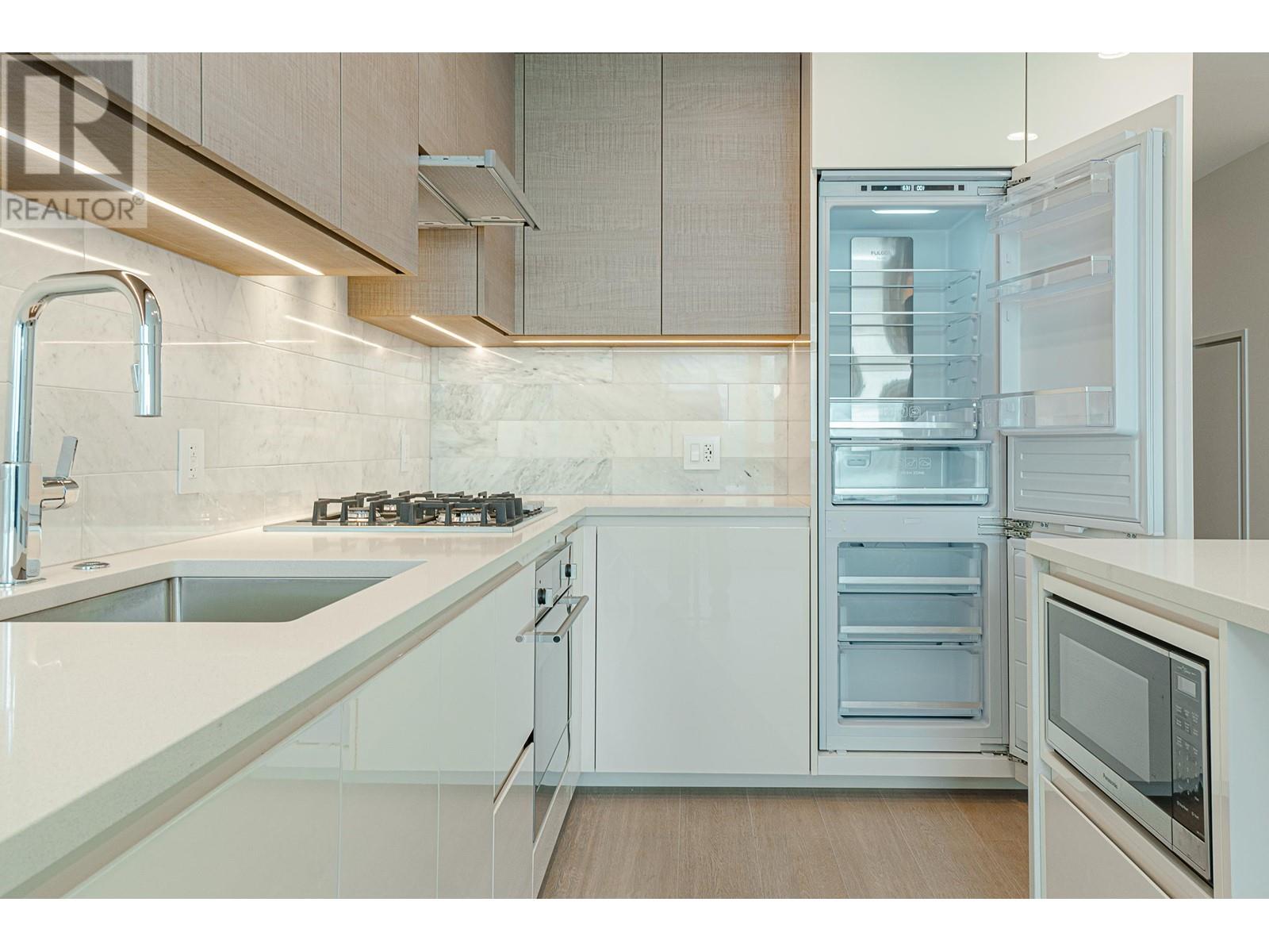 Listing Picture 26 of 39 : 4309 2186 GILMORE AVENUE, Burnaby / 本拿比 - 魯藝地產 Yvonne Lu Group - MLS Medallion Club Member