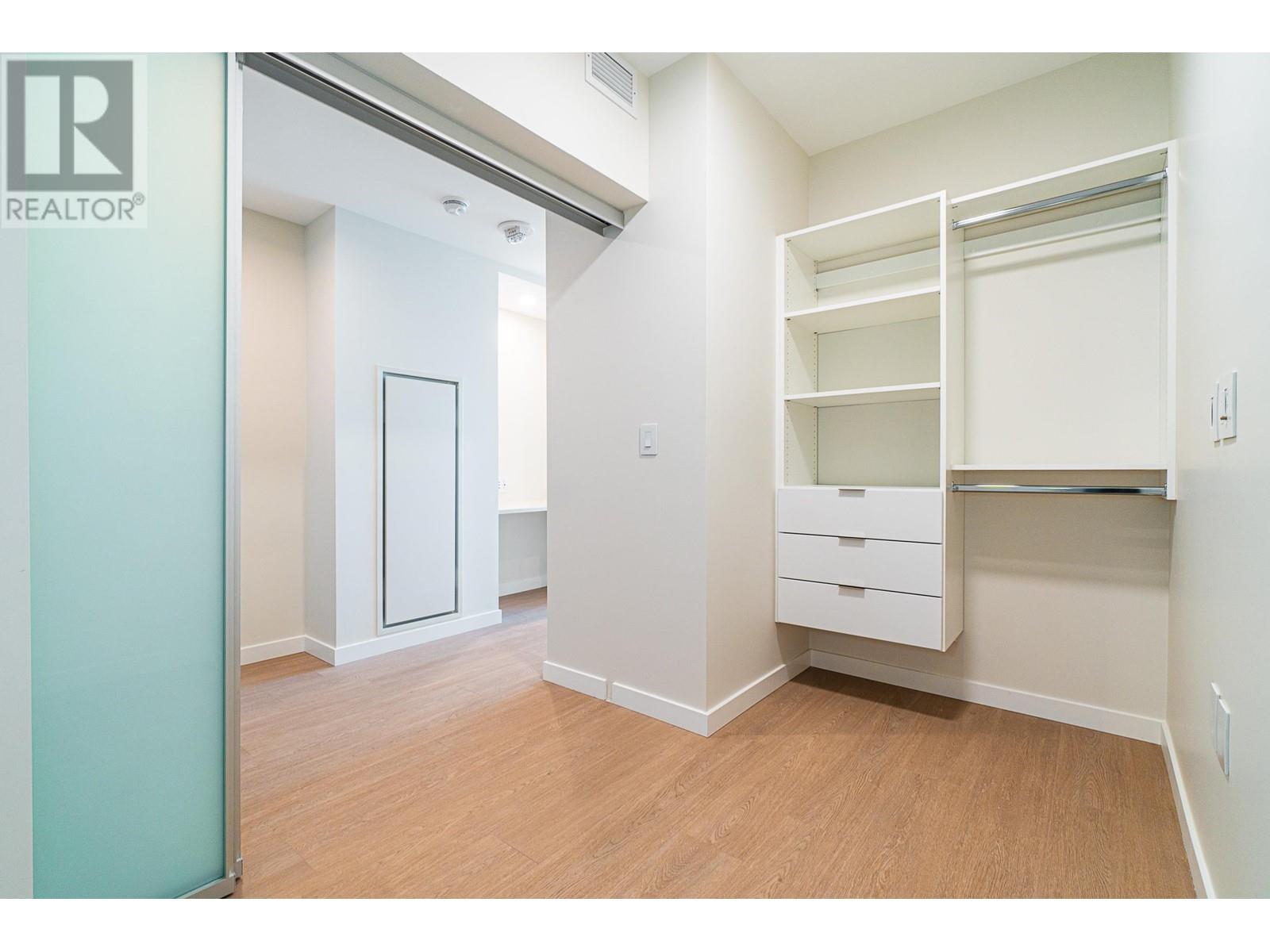 Listing Picture 38 of 39 : 4309 2186 GILMORE AVENUE, Burnaby / 本拿比 - 魯藝地產 Yvonne Lu Group - MLS Medallion Club Member