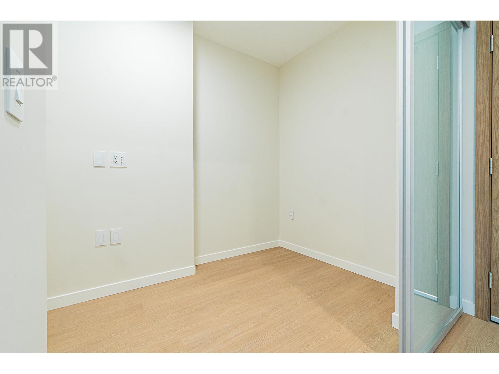 Listing Picture 33 of 39 : 4309 2186 GILMORE AVENUE, Burnaby / 本拿比 - 魯藝地產 Yvonne Lu Group - MLS Medallion Club Member