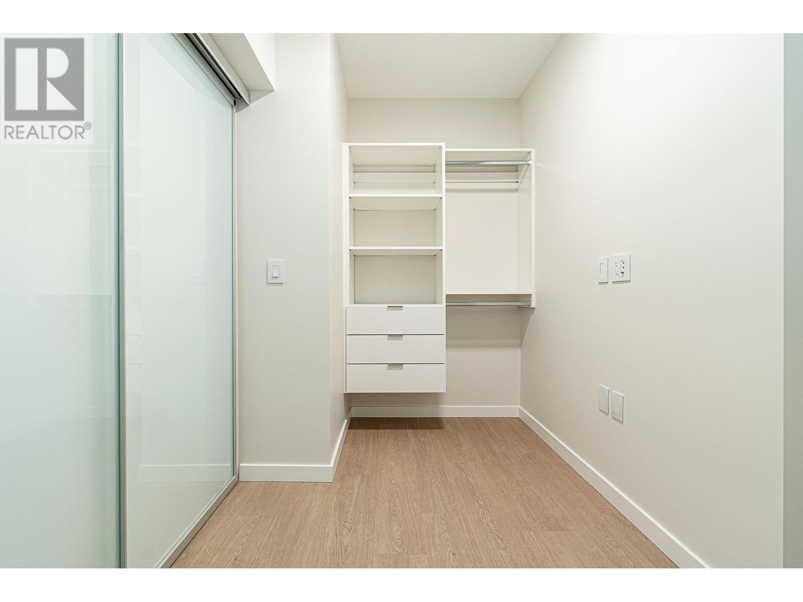 Listing Picture 37 of 39 : 4309 2186 GILMORE AVENUE, Burnaby / 本拿比 - 魯藝地產 Yvonne Lu Group - MLS Medallion Club Member