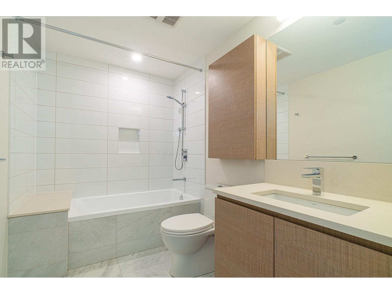 Listing Picture 39 of 39 : 4309 2186 GILMORE AVENUE, Burnaby / 本拿比 - 魯藝地產 Yvonne Lu Group - MLS Medallion Club Member