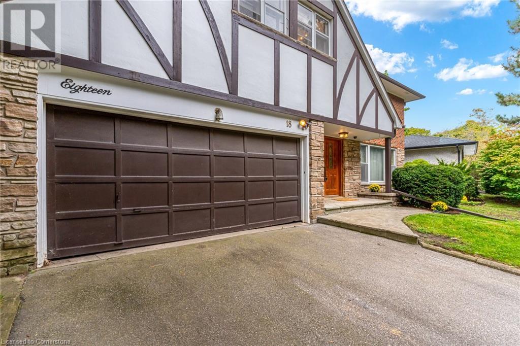18 Burnt Log Crescent, Toronto, Ontario  M9C 2J8 - Photo 3 - XH4206952