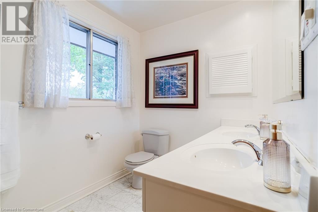 18 Burnt Log Crescent, Toronto, Ontario  M9C 2J8 - Photo 32 - XH4206952