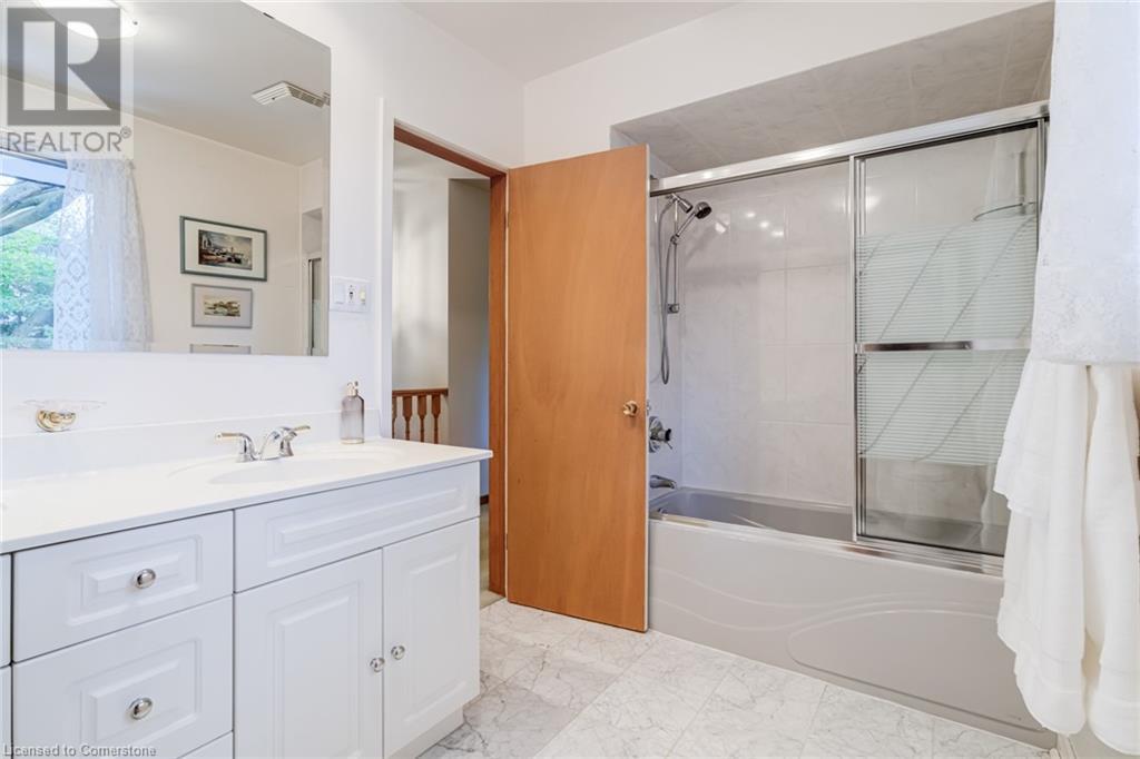 18 Burnt Log Crescent, Toronto, Ontario  M9C 2J8 - Photo 33 - XH4206952