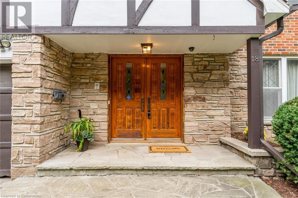 18 Burnt Log Crescent, Toronto, Ontario  M9C 2J8 - Photo 4 - XH4206952