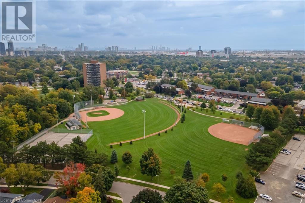 18 Burnt Log Crescent, Toronto, Ontario  M9C 2J8 - Photo 40 - XH4206952
