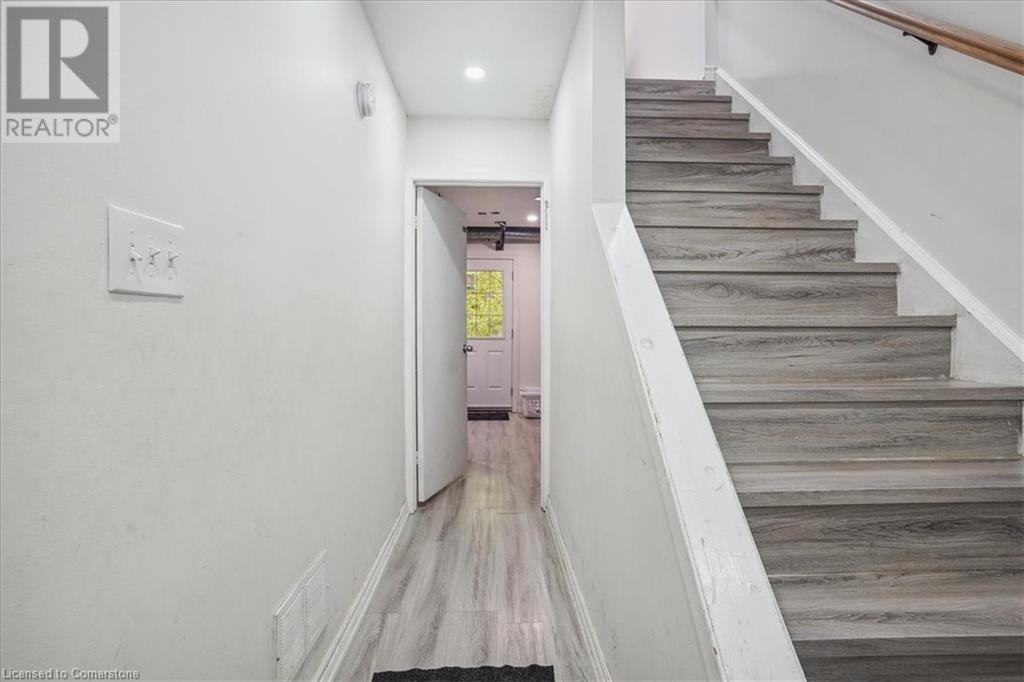 36 Greendale Drive Unit# 12, Hamilton, Ontario  L9C 5Z4 - Photo 5 - 40657388