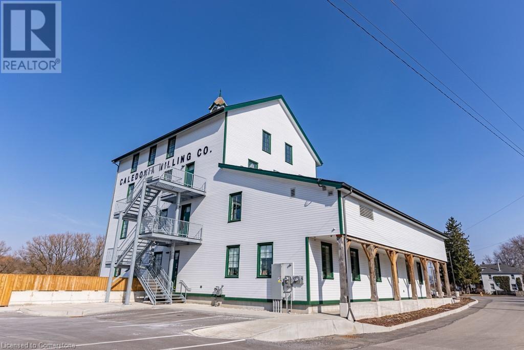 146 Forfar Street W Unit# 301, Haldimand, Ontario  N3W 1J2 - Photo 2 - 40657349