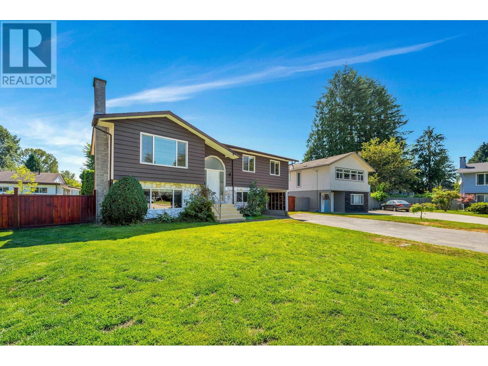 3574 ST. THOMAS STREET, Port Coquitlam, British Columbia