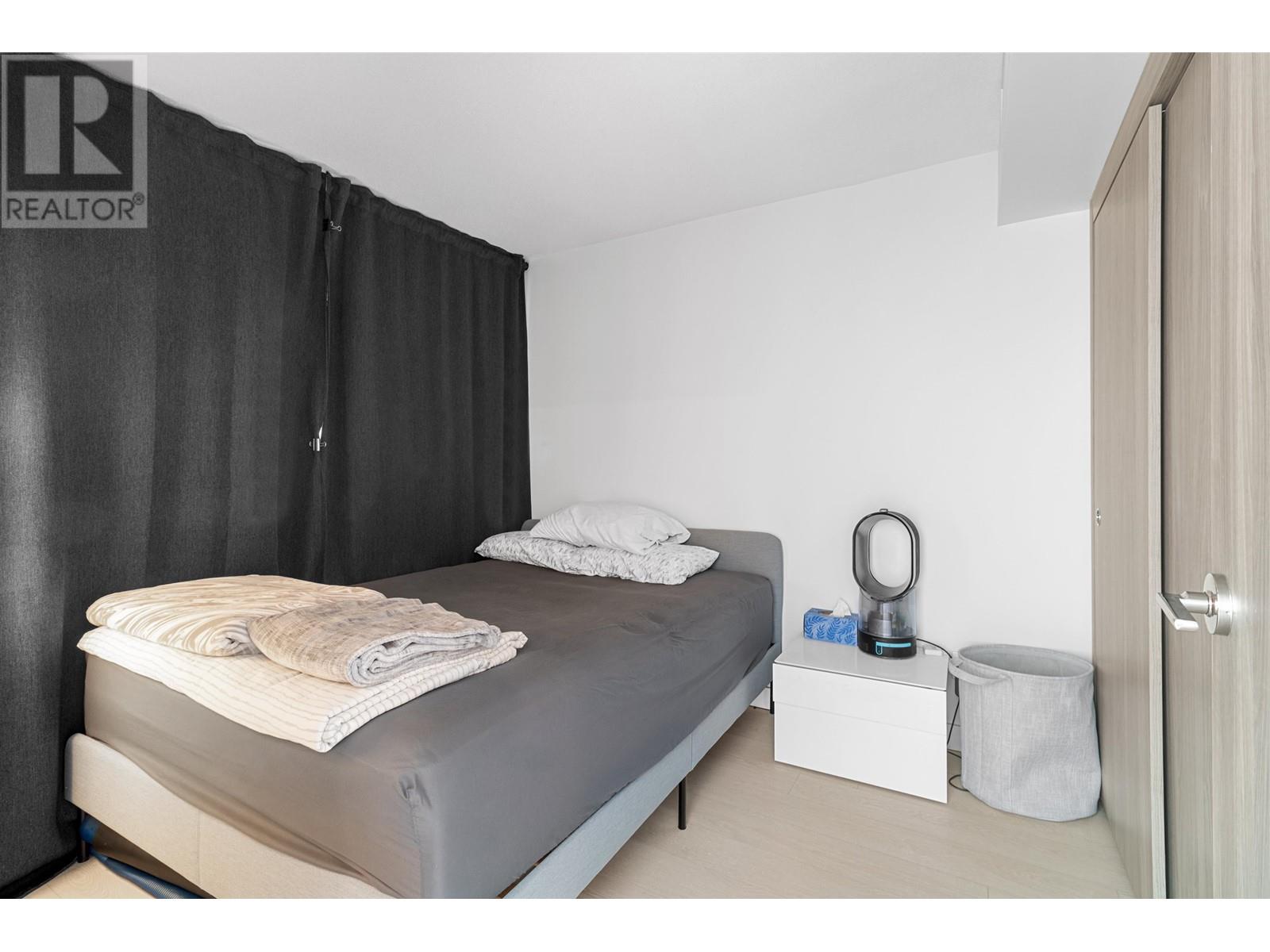 Listing Picture 13 of 14 : 1603 8800 HAZELBRIDGE WAY, Richmond / 烈治文 - 魯藝地產 Yvonne Lu Group - MLS Medallion Club Member