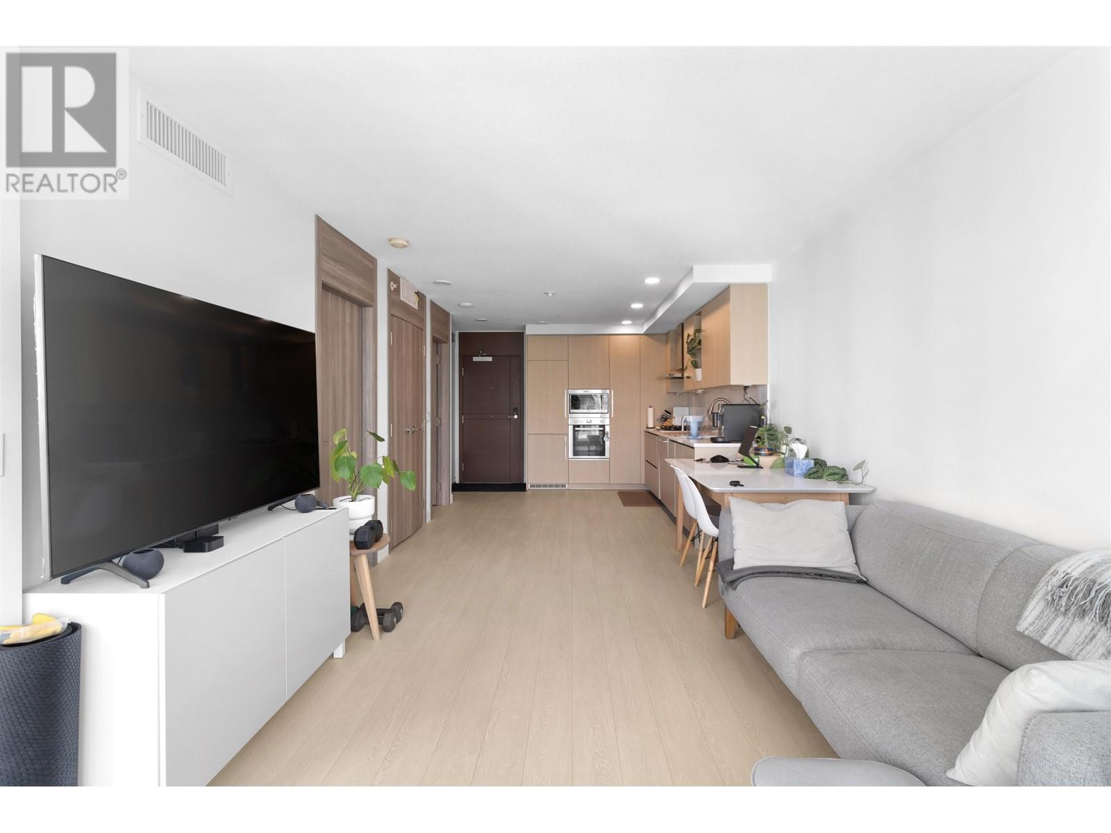 Listing Picture 6 of 14 : 1603 8800 HAZELBRIDGE WAY, Richmond / 烈治文 - 魯藝地產 Yvonne Lu Group - MLS Medallion Club Member