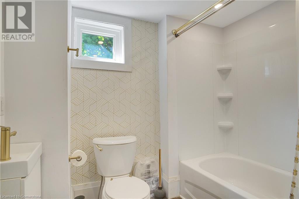 57 King Street N Unit# Upper, Waterloo, Ontario  N2J 2W9 - Photo 16 - 40657705