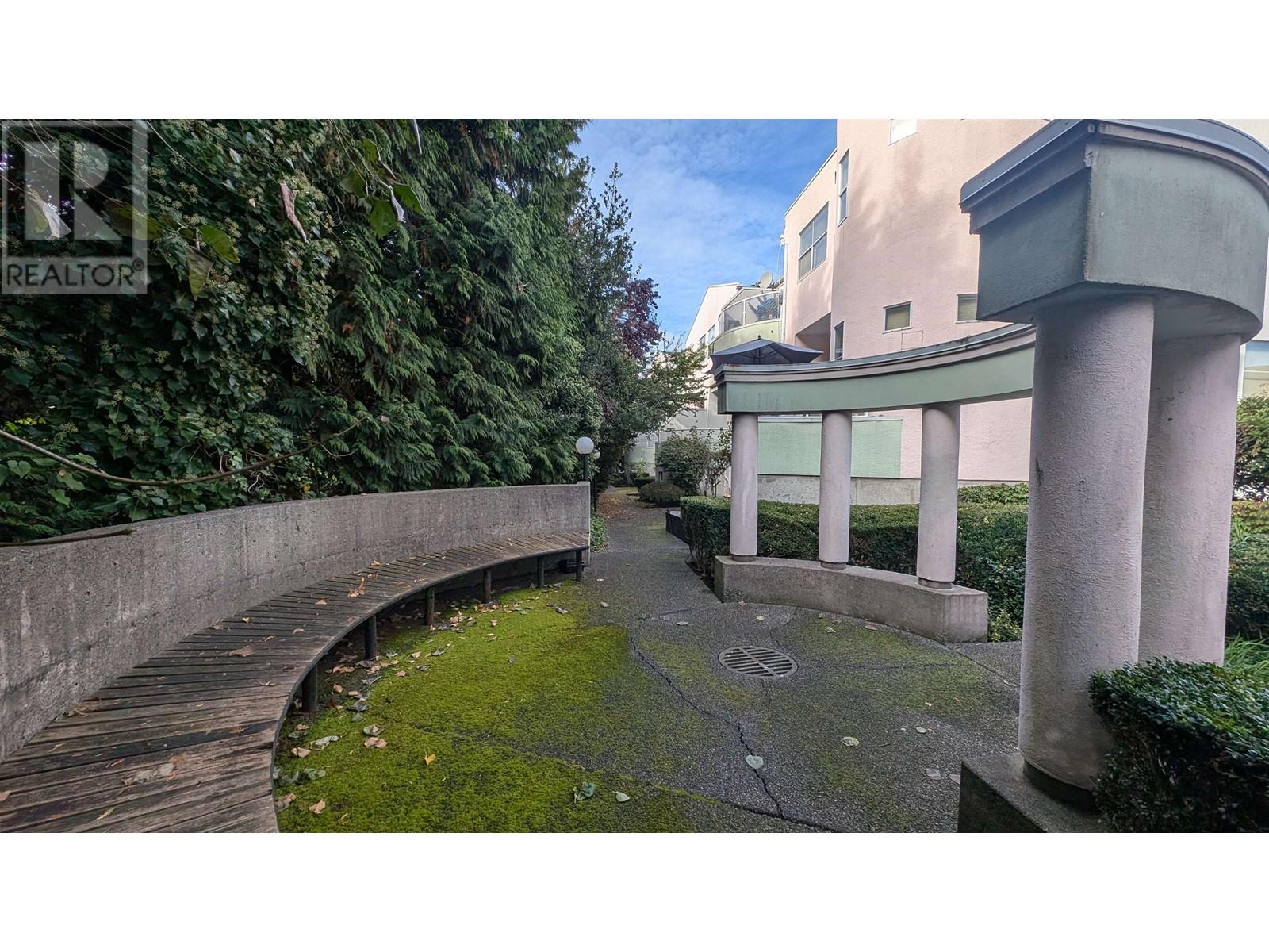 Listing Picture 4 of 6 : 15 7380 MINORU BOULEVARD, Richmond / 烈治文 - 魯藝地產 Yvonne Lu Group - MLS Medallion Club Member