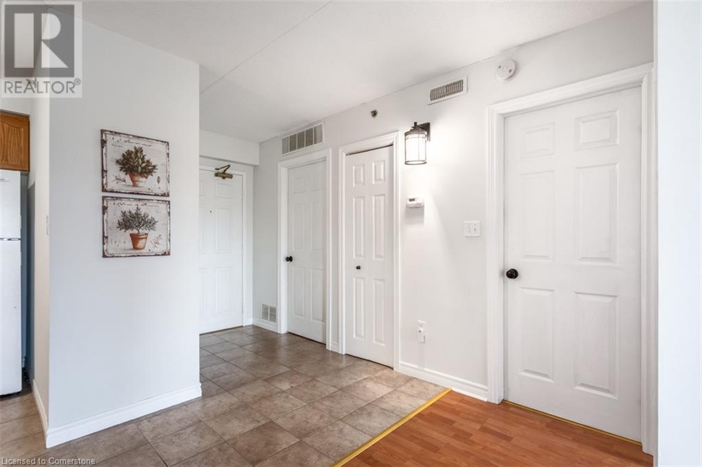 4450 Fairview Street Unit# 307, Burlington, Ontario L7L 7K7 - Photo 6 - XH4205253