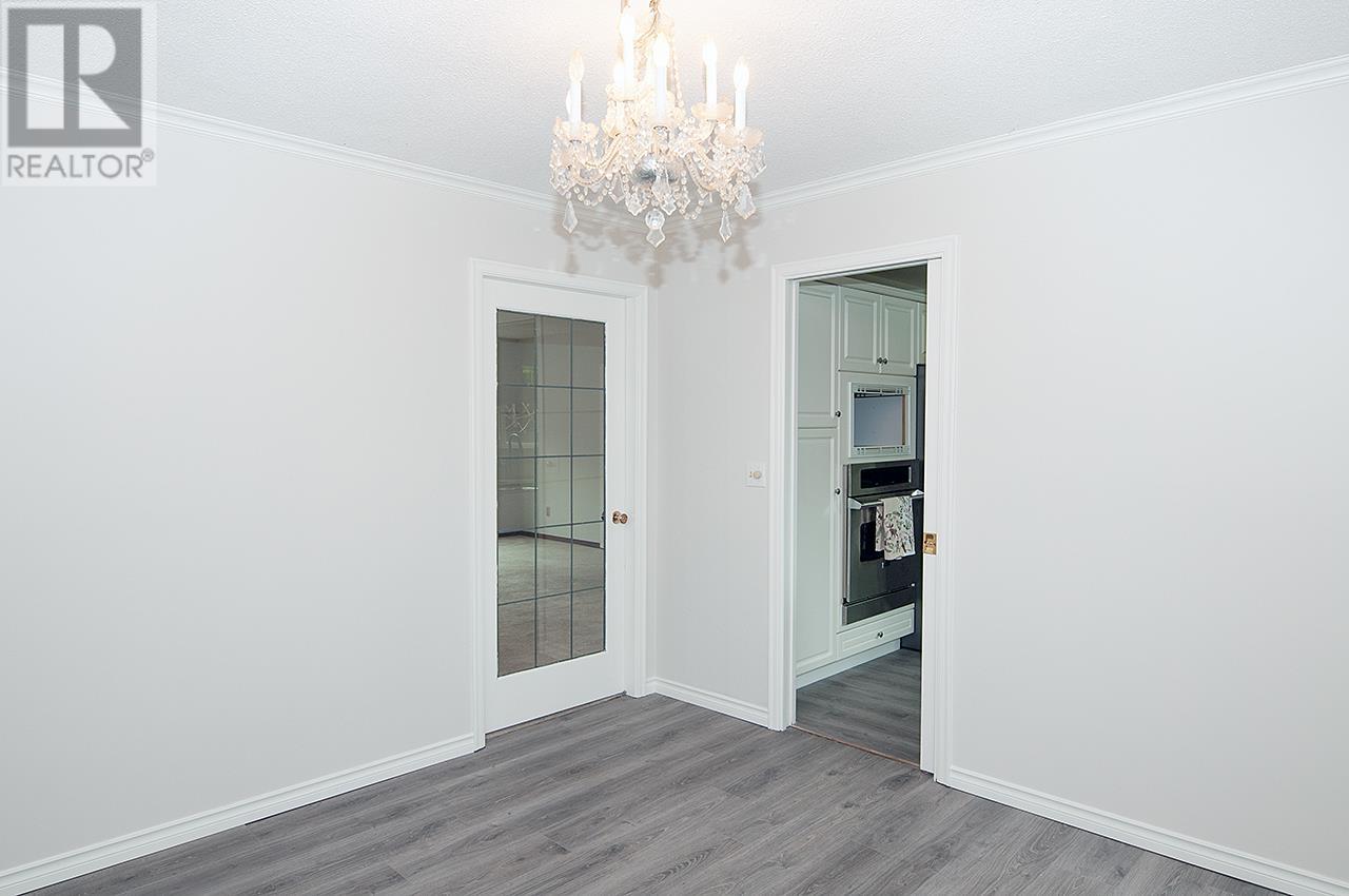 Listing Picture 12 of 25 : 9319 ROMANIUK DRIVE, Richmond / 烈治文 - 魯藝地產 Yvonne Lu Group - MLS Medallion Club Member