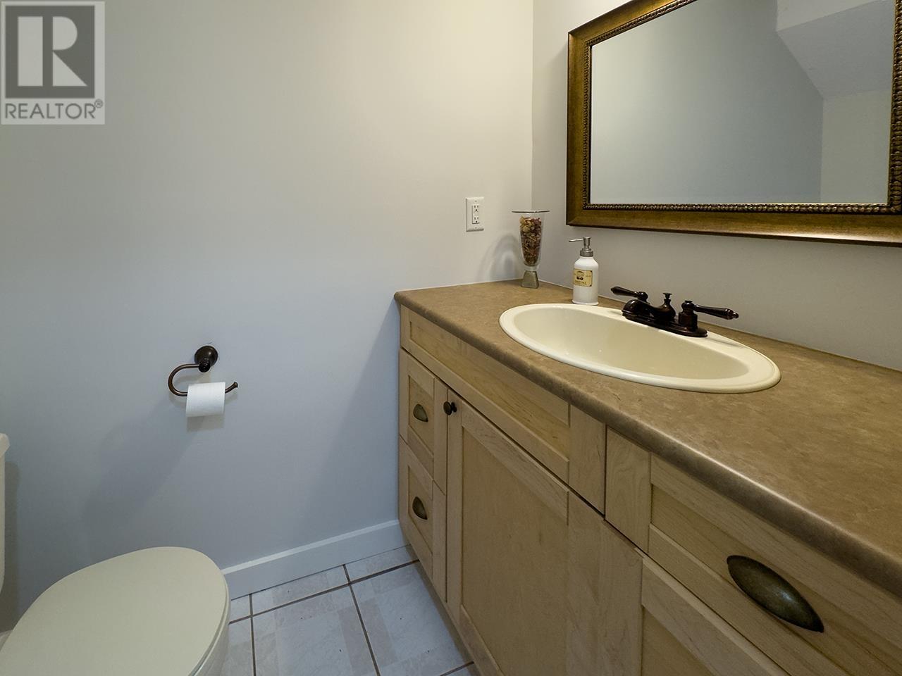 Listing Picture 13 of 25 : 9319 ROMANIUK DRIVE, Richmond / 烈治文 - 魯藝地產 Yvonne Lu Group - MLS Medallion Club Member