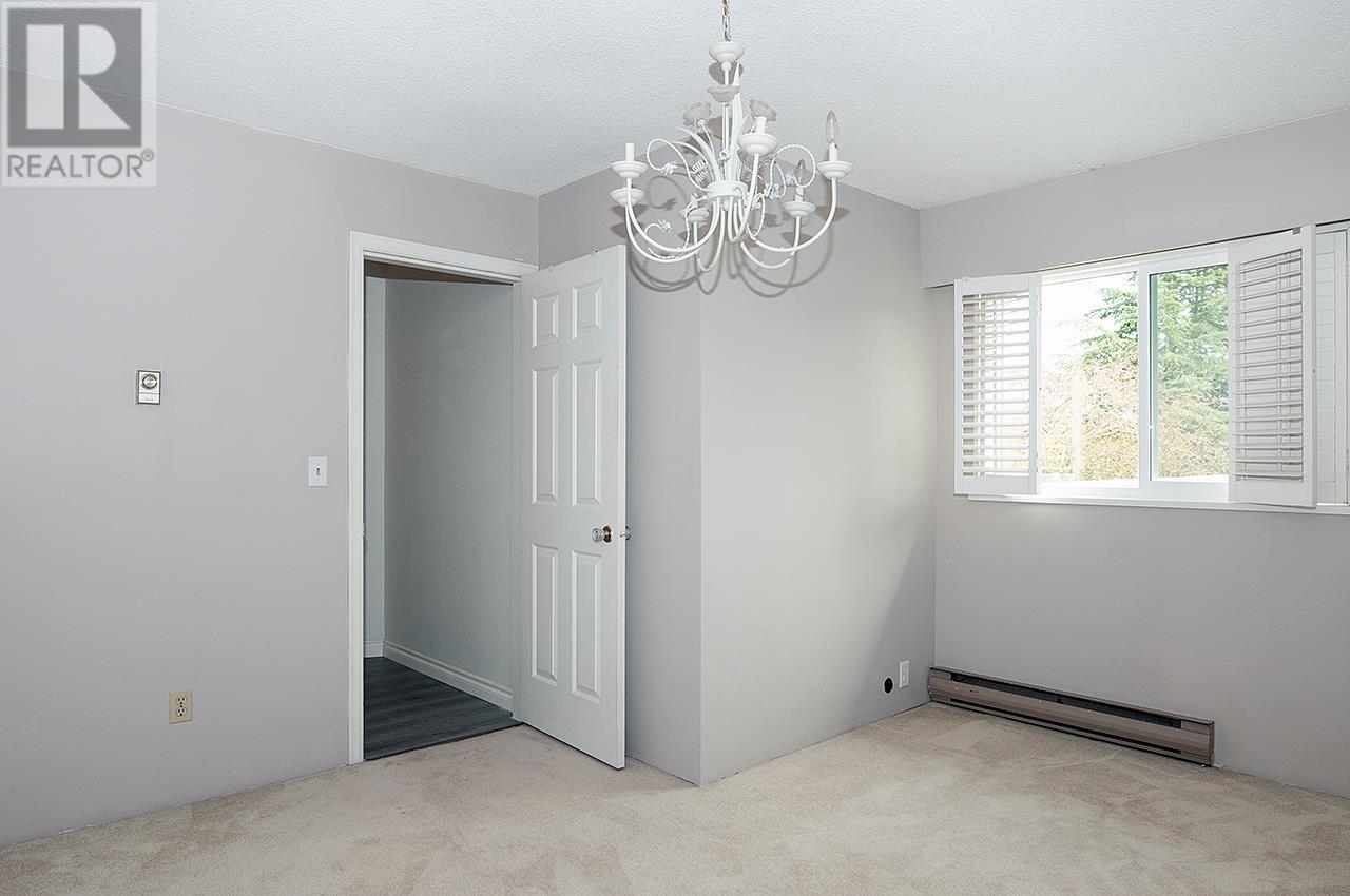 Listing Picture 19 of 25 : 9319 ROMANIUK DRIVE, Richmond / 烈治文 - 魯藝地產 Yvonne Lu Group - MLS Medallion Club Member