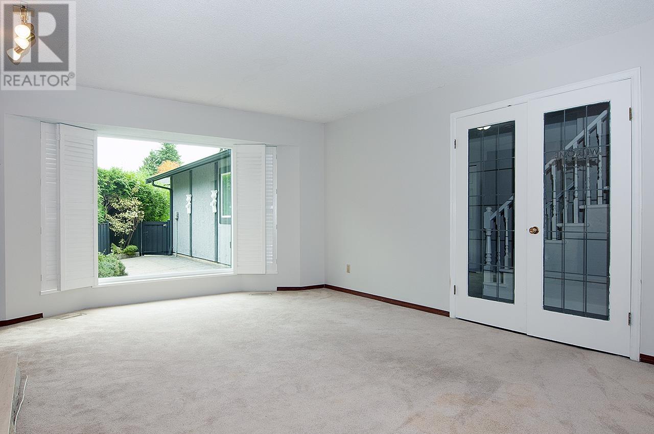 Listing Picture 6 of 25 : 9319 ROMANIUK DRIVE, Richmond / 烈治文 - 魯藝地產 Yvonne Lu Group - MLS Medallion Club Member