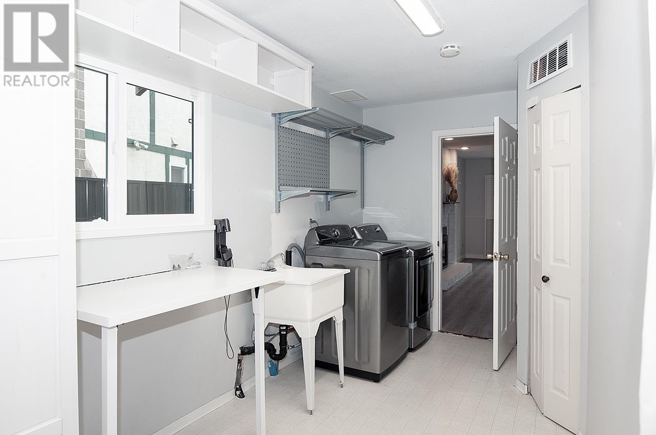 Listing Picture 24 of 25 : 9319 ROMANIUK DRIVE, Richmond / 烈治文 - 魯藝地產 Yvonne Lu Group - MLS Medallion Club Member