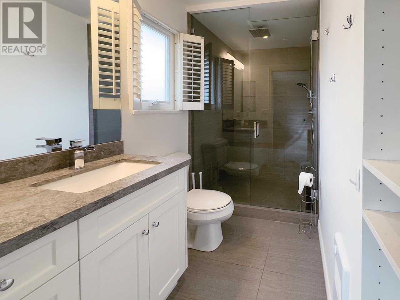 Listing Picture 16 of 25 : 9319 ROMANIUK DRIVE, Richmond / 烈治文 - 魯藝地產 Yvonne Lu Group - MLS Medallion Club Member