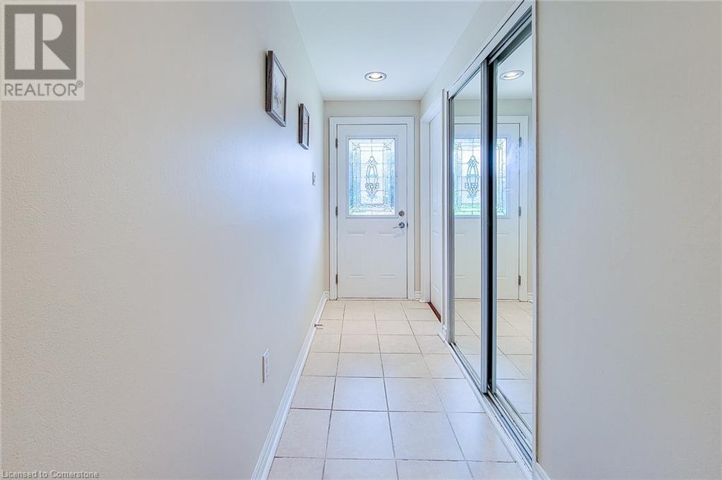 25 Britten Close Unit# B59, Hamilton, Ontario L9C 4J8 - Photo 5 - 40657775
