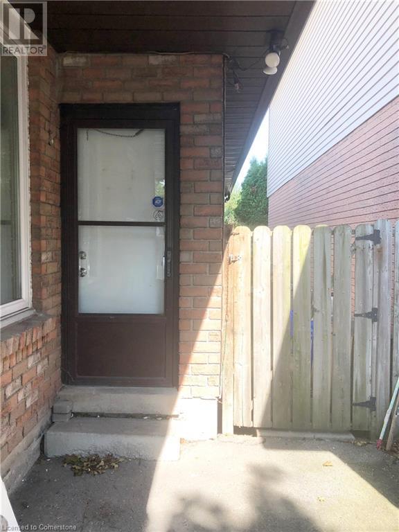 35 Megna Court Unit# 2, Hamilton, Ontario L9C 6Y6 - Photo 2 - 40657893