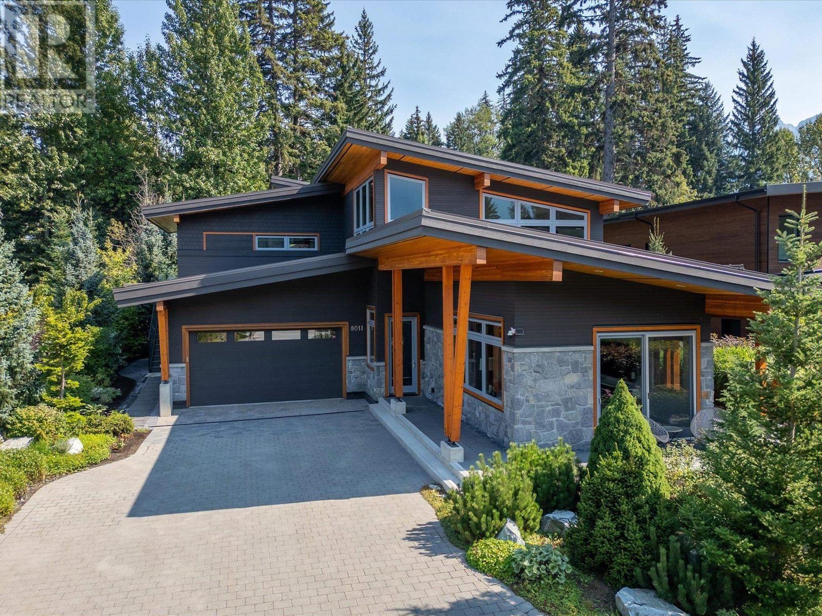 8011 Cypress Place, Whistler, British Columbia  V8E 1J9 - Photo 1 - R2932453