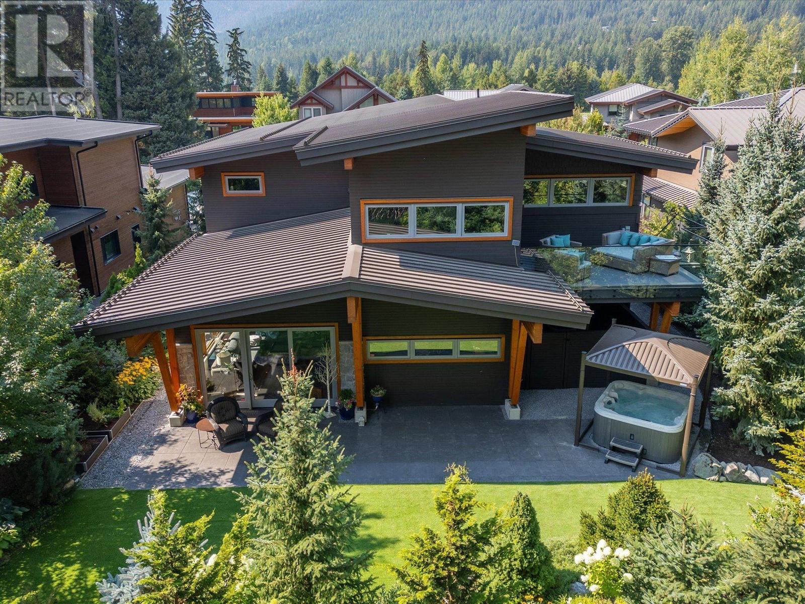 8011 Cypress Place, Whistler, British Columbia  V8E 1J9 - Photo 5 - R2932453