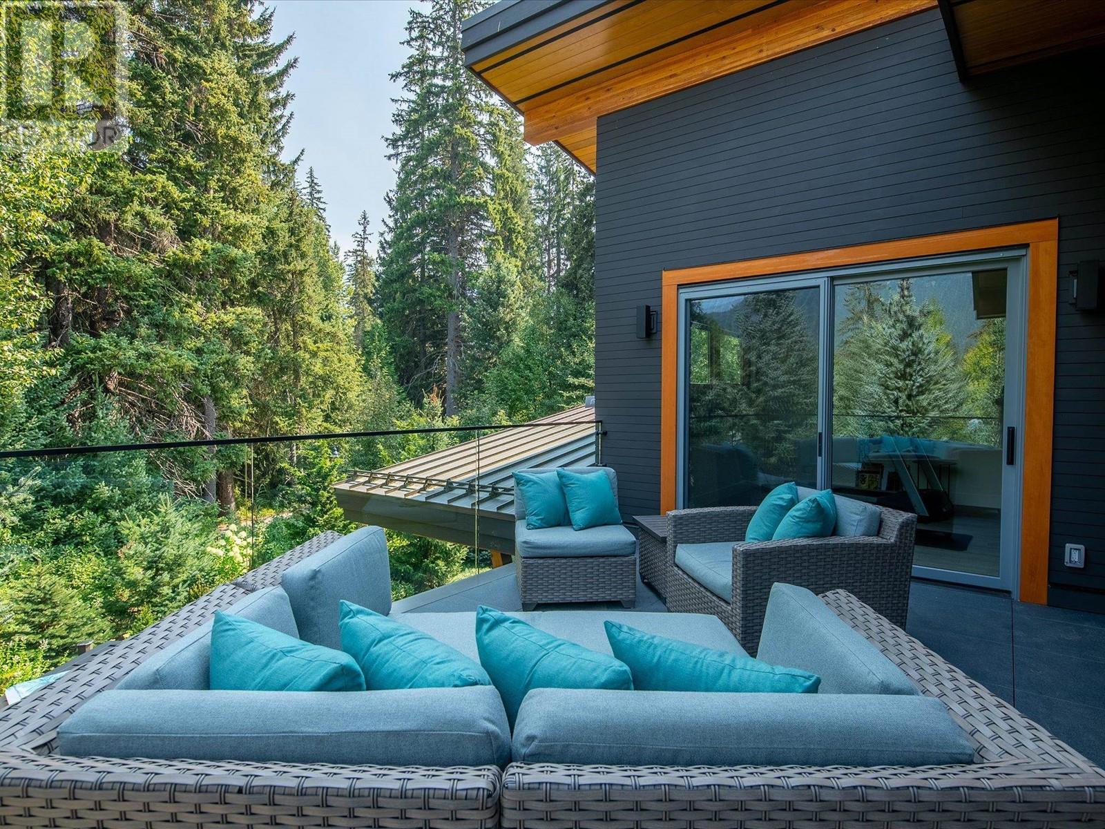 8011 Cypress Place, Whistler, British Columbia  V8E 1J9 - Photo 9 - R2932453
