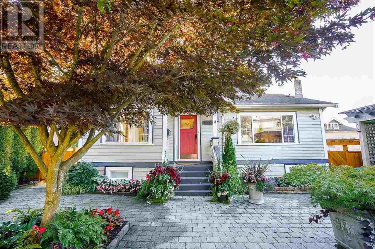 1116 Nanaimo Street, New Westminster, British Columbia  V3M 2E6 - Photo 1 - R2932456