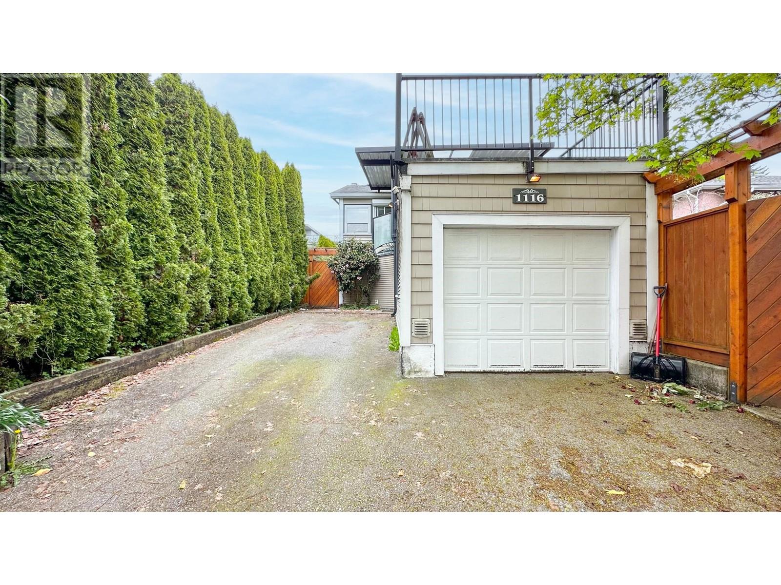 1116 Nanaimo Street, New Westminster, British Columbia  V3M 2E6 - Photo 10 - R2932456