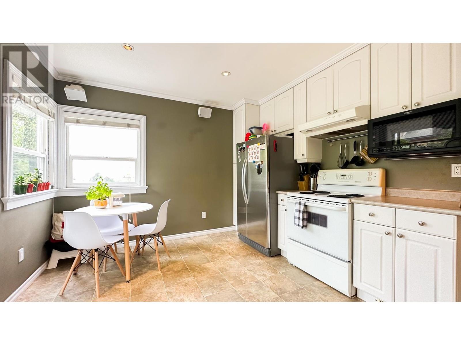 1116 Nanaimo Street, New Westminster, British Columbia  V3M 2E6 - Photo 4 - R2932456