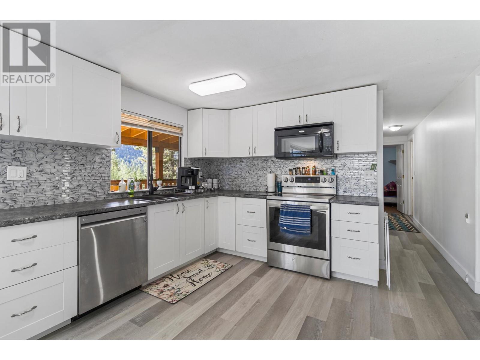 9653 Tranquille Criss Creek Rd, Kamloops, British Columbia  V0K 2J0 - Photo 11 - 181237