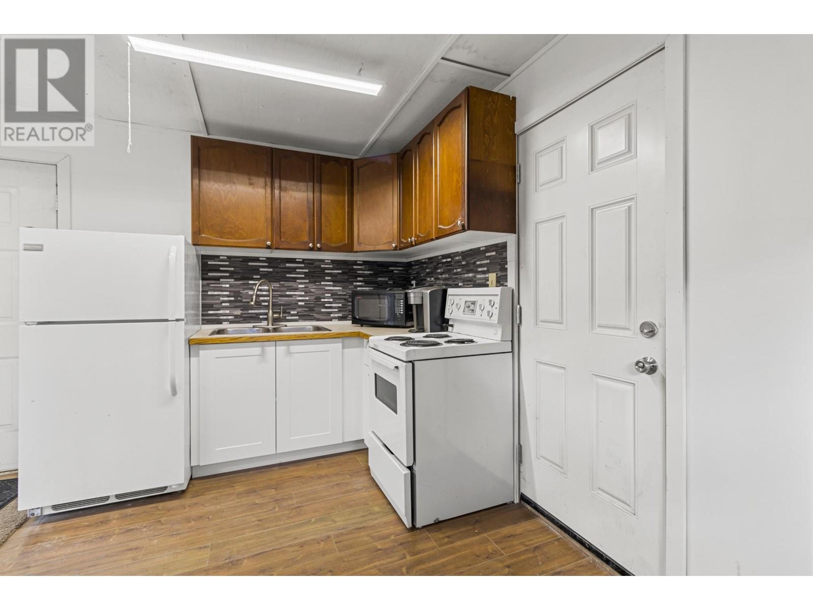 9653 Tranquille Criss Creek Rd, Kamloops, British Columbia  V0K 2J0 - Photo 32 - 181237