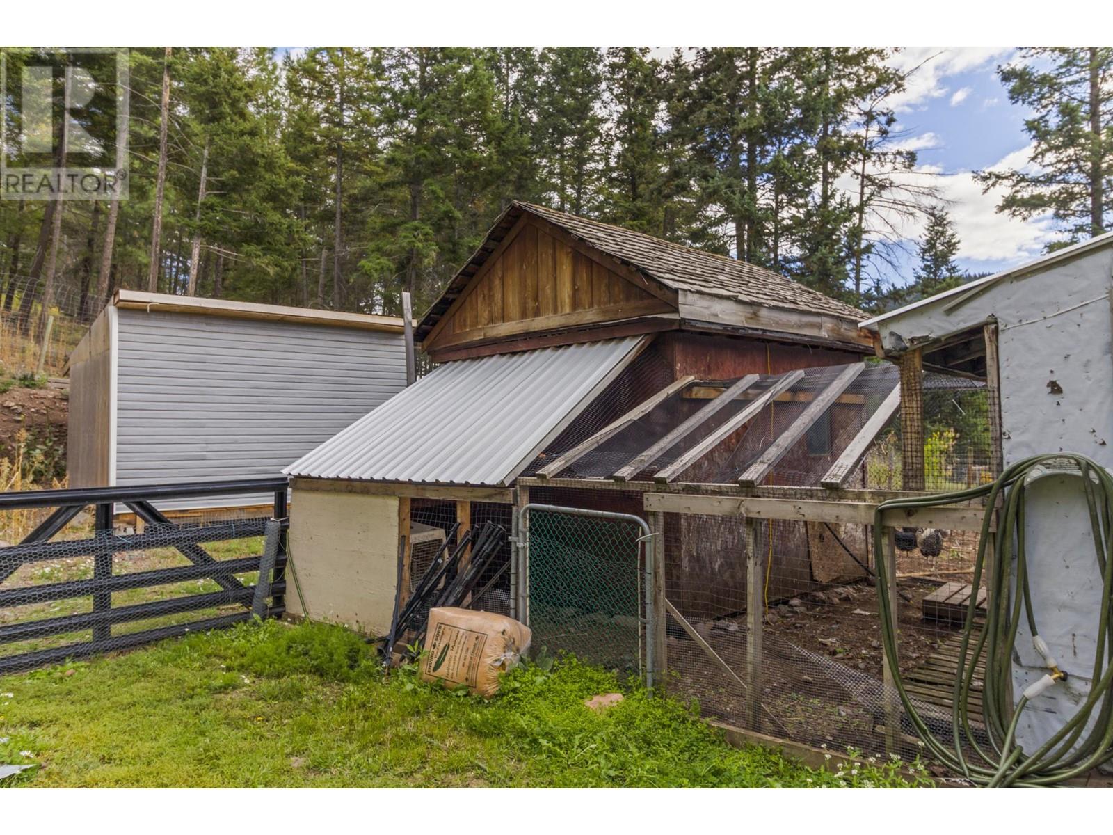 9653 Tranquille Criss Creek Rd, Kamloops, British Columbia  V0K 2J0 - Photo 35 - 181237