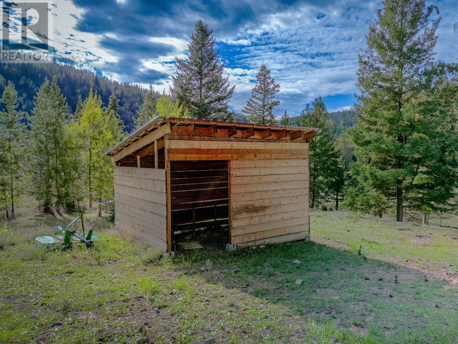 9653 Tranquille Criss Creek Rd, Kamloops, British Columbia  V0K 2J0 - Photo 38 - 181237
