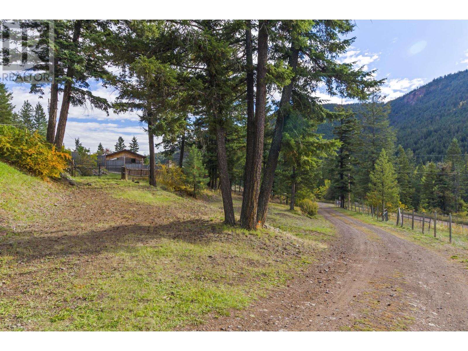 9653 Tranquille Criss Creek Rd, Kamloops, British Columbia  V0K 2J0 - Photo 45 - 181237