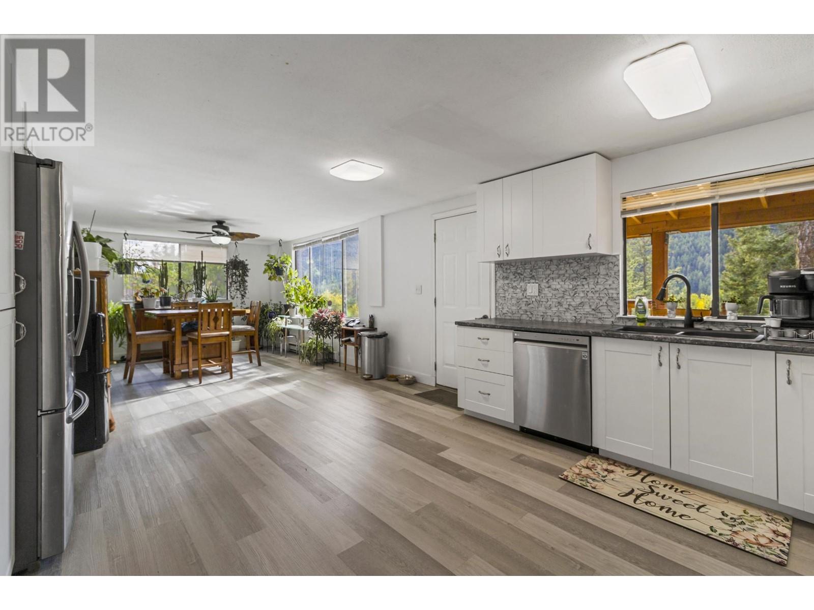 9653 Tranquille Criss Creek Rd, Kamloops, British Columbia  V0K 2J0 - Photo 9 - 181237