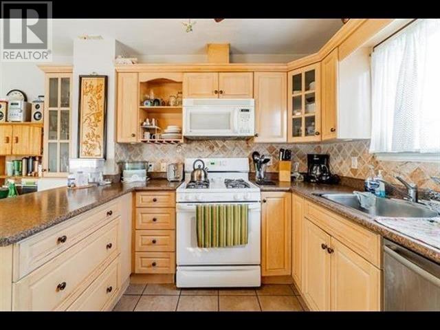 2720 Boundary Road, Burnaby, British Columbia  V5M 3Z6 - Photo 3 - R2932377