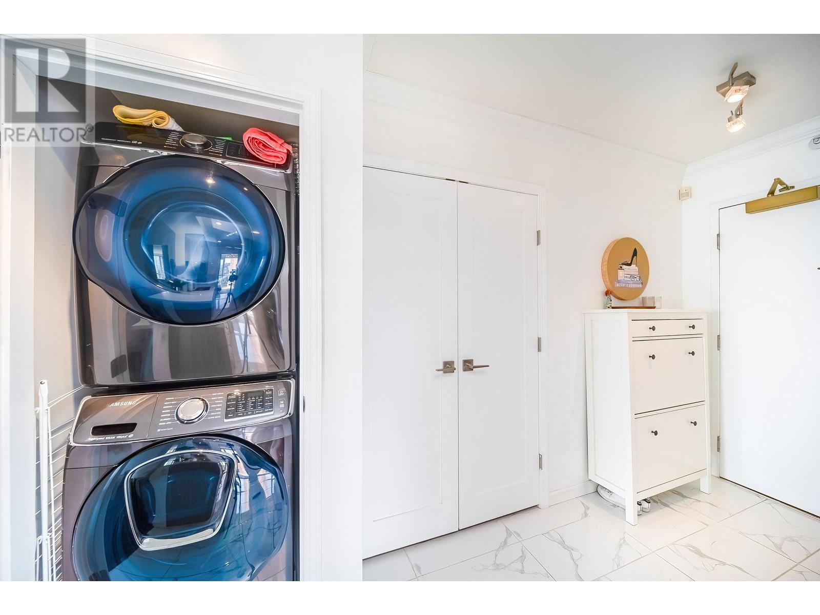 Listing Picture 11 of 34 : 15F 199 DRAKE STREET, Vancouver / 溫哥華 - 魯藝地產 Yvonne Lu Group - MLS Medallion Club Member