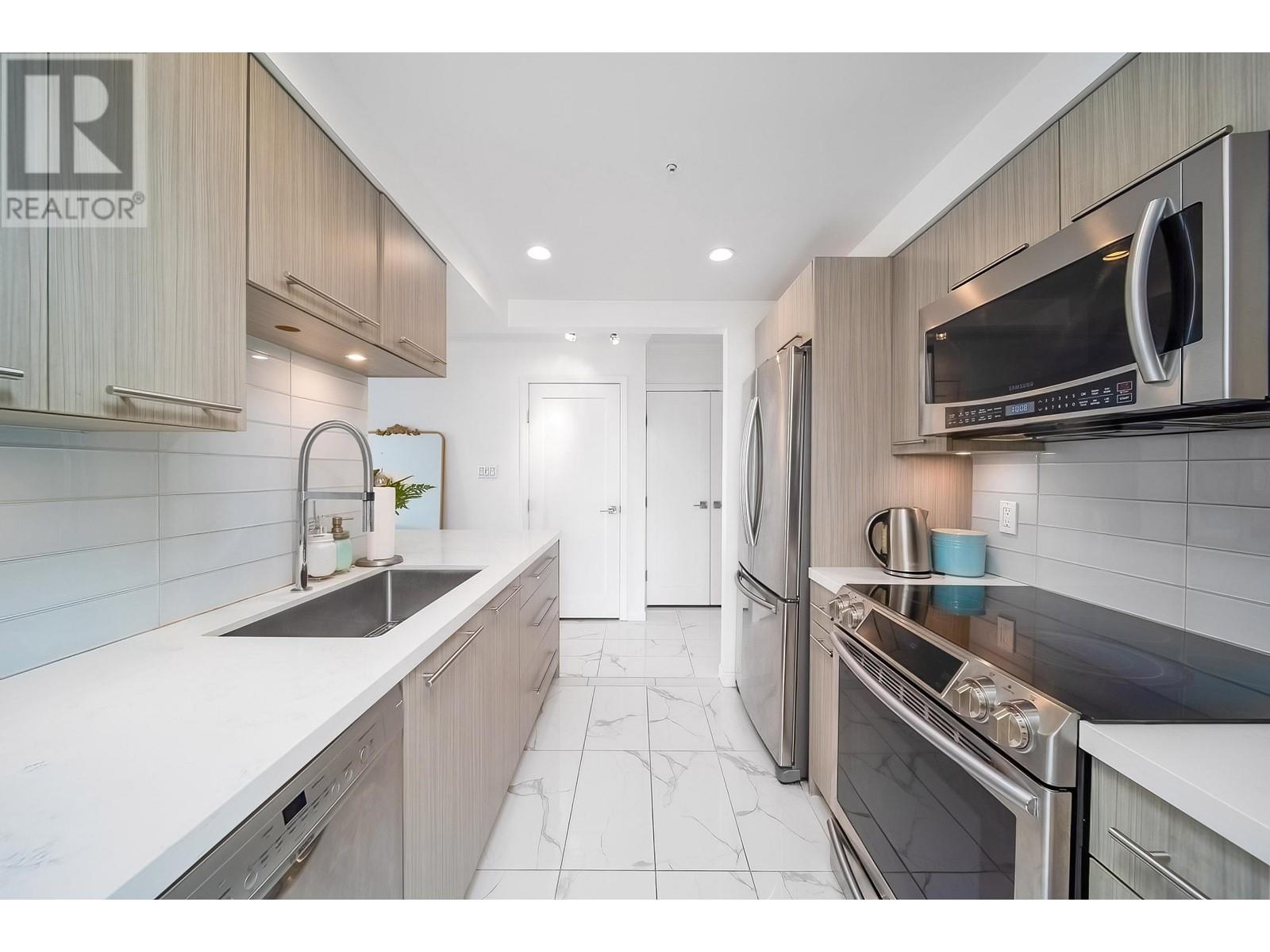 Listing Picture 14 of 34 : 15F 199 DRAKE STREET, Vancouver / 溫哥華 - 魯藝地產 Yvonne Lu Group - MLS Medallion Club Member