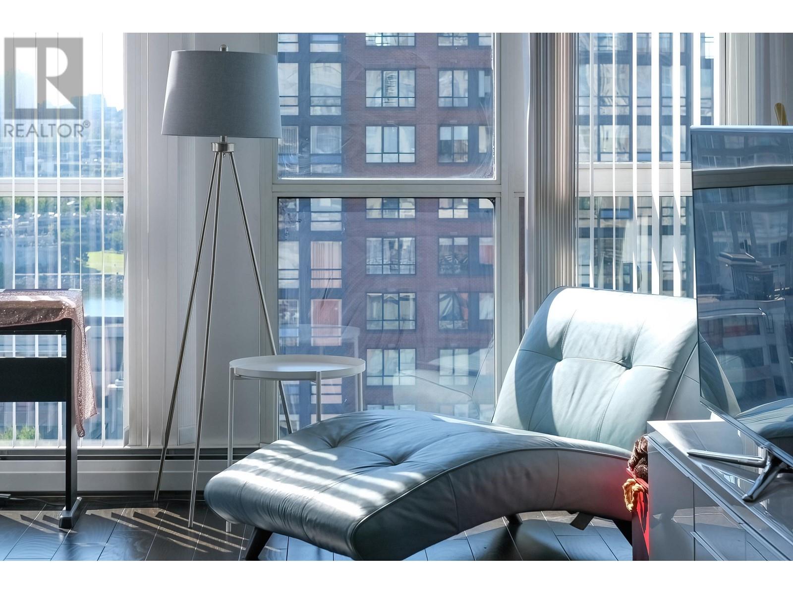 Listing Picture 2 of 34 : 15F 199 DRAKE STREET, Vancouver / 溫哥華 - 魯藝地產 Yvonne Lu Group - MLS Medallion Club Member