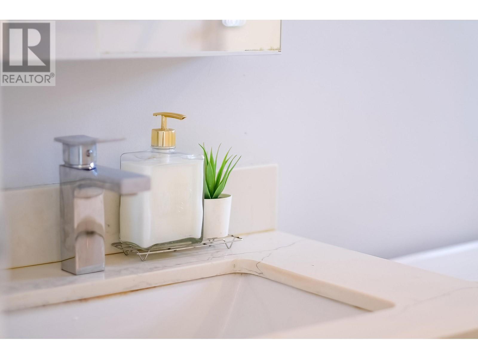 Listing Picture 24 of 34 : 15F 199 DRAKE STREET, Vancouver / 溫哥華 - 魯藝地產 Yvonne Lu Group - MLS Medallion Club Member